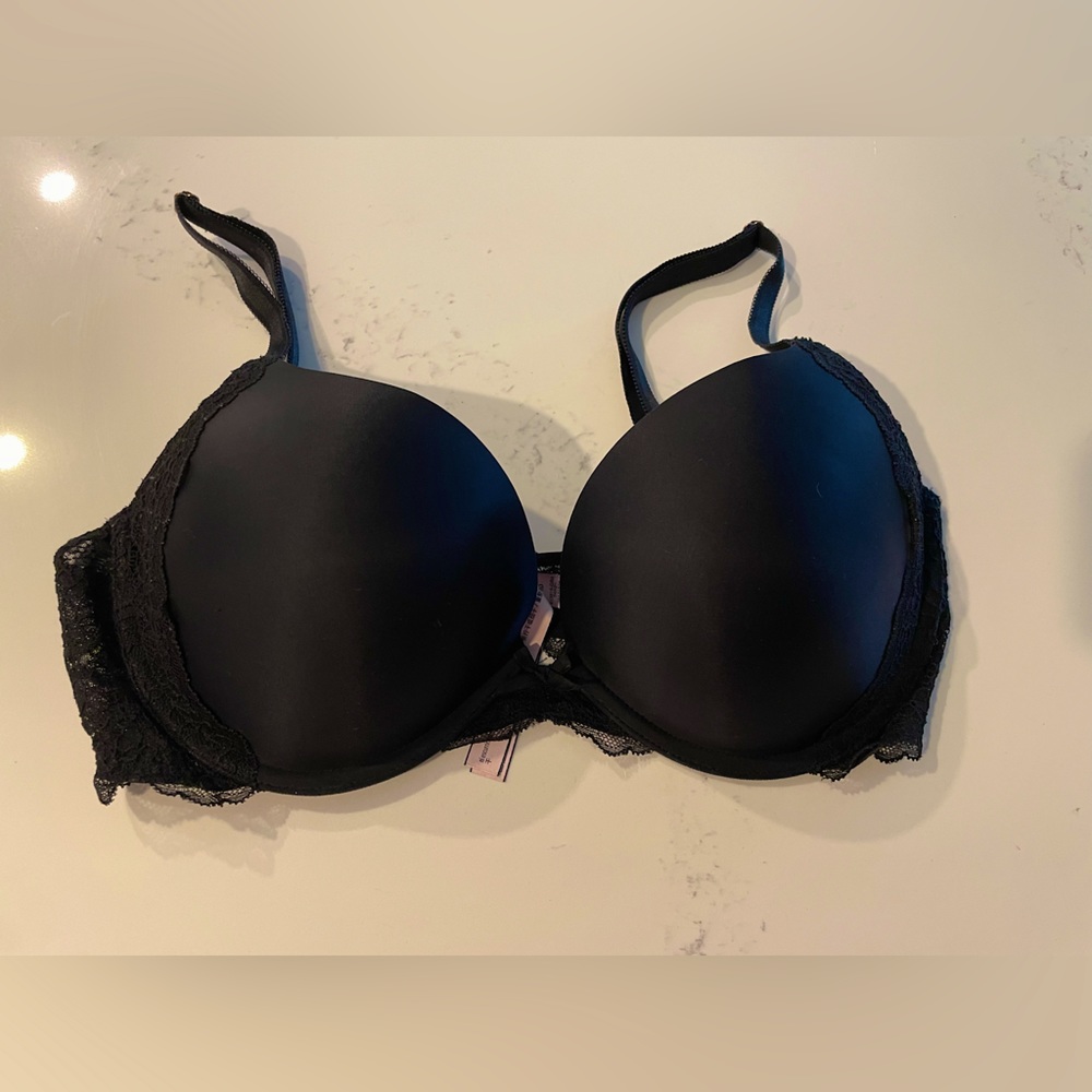 Victoria secret bra 36D